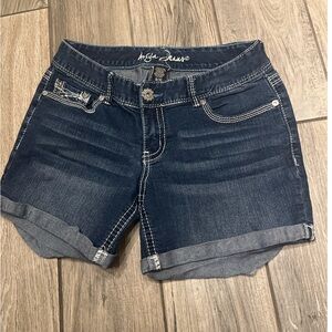 Ariya Jeans  Womens Denim Cut Off Shorts SZ 9/10 Embroidered Bling Accents